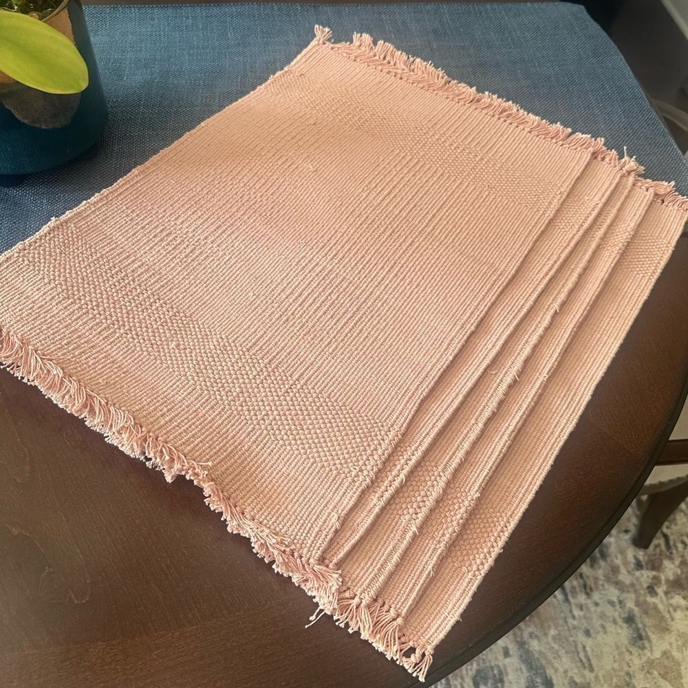Pier 1 Peach Textured Rectangular Placemats (5)
